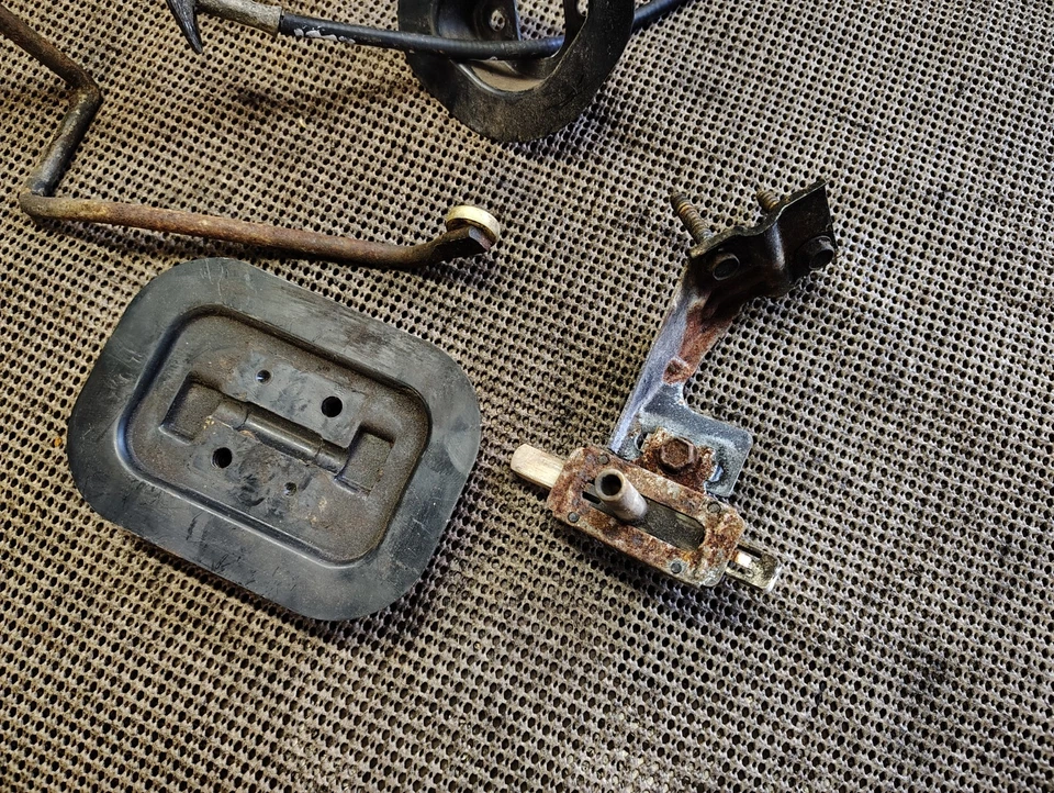 Привязка и переключатель педали газа 1969-70 Pontiac Bonneville Catalina Executive 400 - Изображение 2 из 4