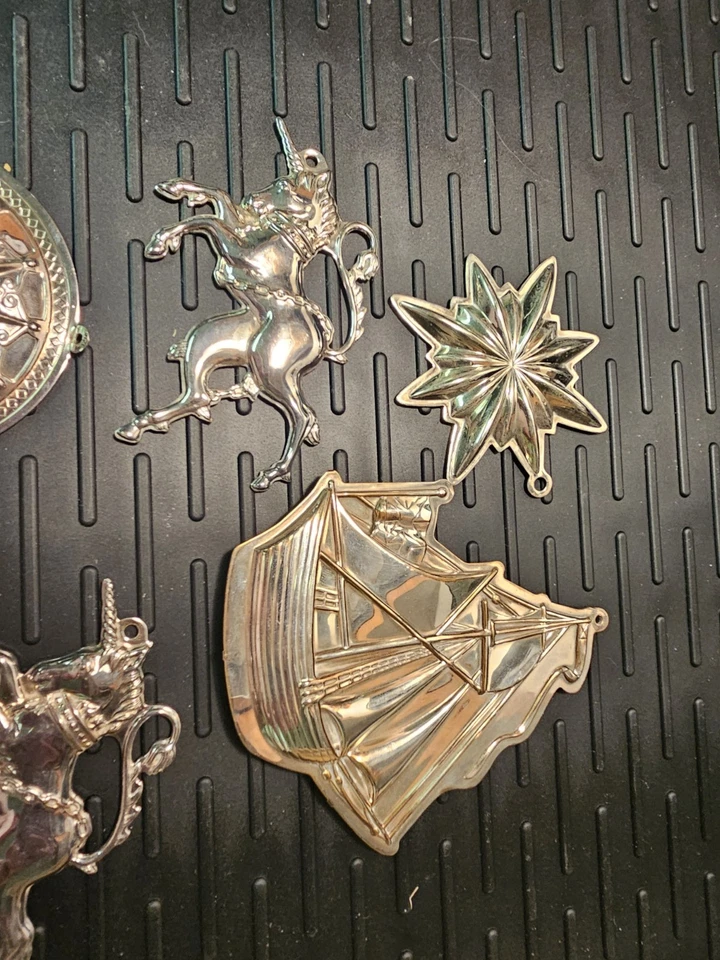 6 VINTAGE Silverplate Kirk Stieff Williamsburg Ornaments - Image 2 of 4