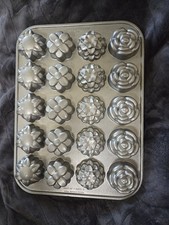 Nordic Ware Cast Aluminium Bundt Teacake i Cukierki Nieprzywierające 20 ciast