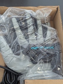 Vintage 1989 Mattel Nintendo NES Power Glove Size Large CIB Canada Box Manual