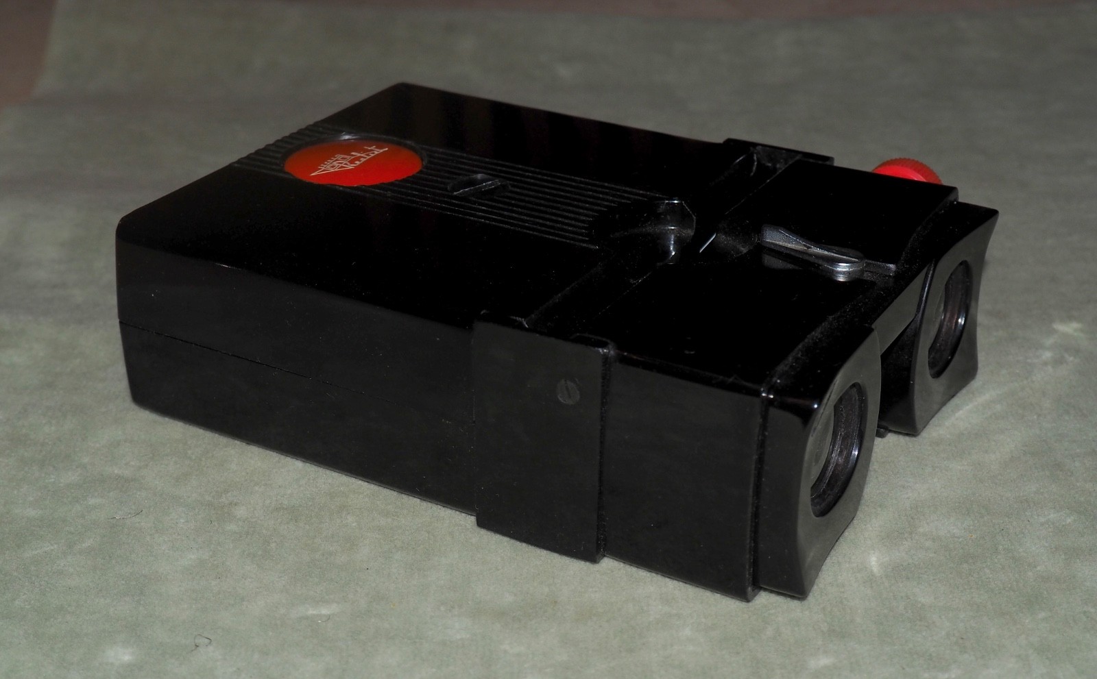 Vintage STEREO REALIST 3-D SLIDE VIEWER, ST-61 - Nice shape! Tested!