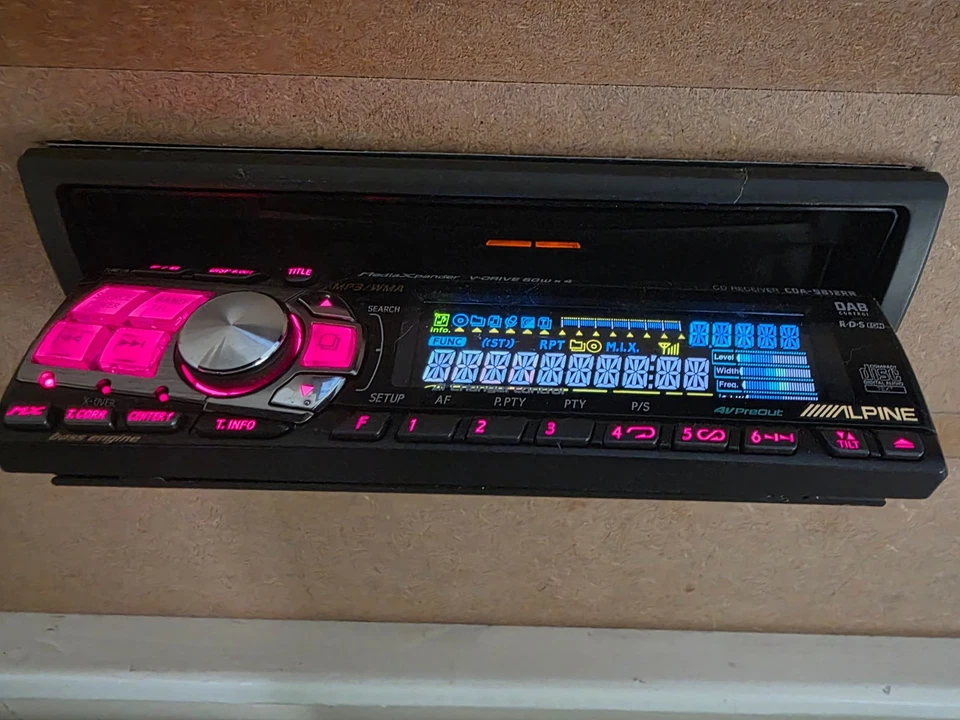 Alpine CDA-9812RR HEADUNIT WITH EXTRAS - Image 2 of 4