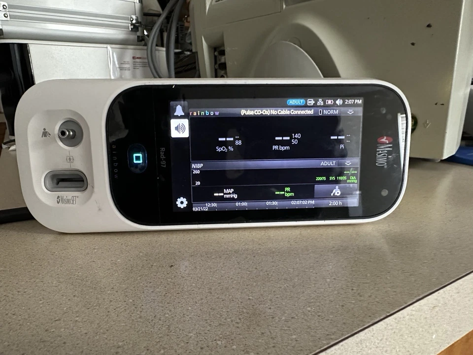 Masimo Rad-97 Bedside Pulse CO-Oximeter, Dark Spot On Screen When Is Off - Image 3 of 4