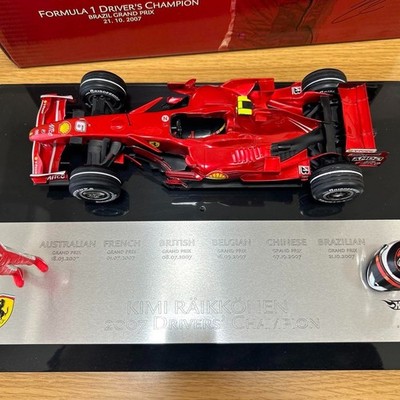 Hot Wheels Racing Kimi Räikkönen Ferrari F2007 1/18 F1 Champion