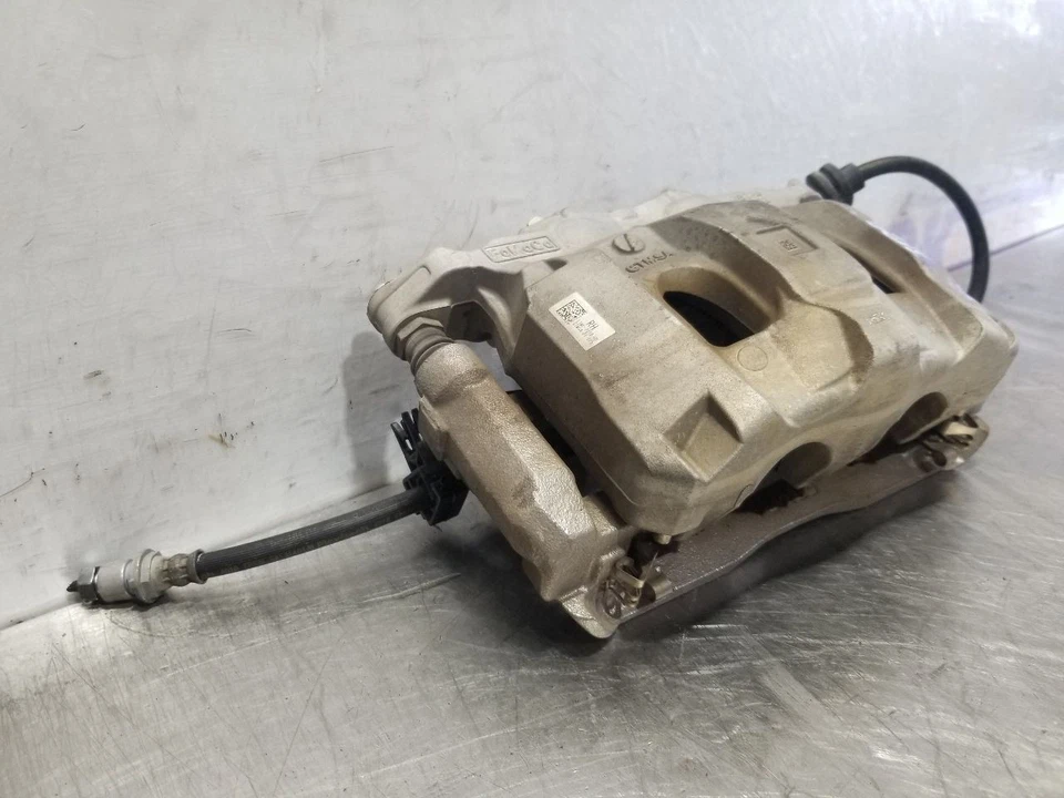 Pinza de freno para pasajero delantero Lincoln Aviator 21 2021 Foto 3 de 4