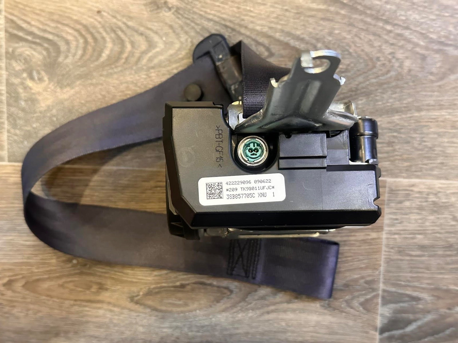 18-24 Bentley continental (Black) driver seatbelt OEM# 3SB8577005EXNU
