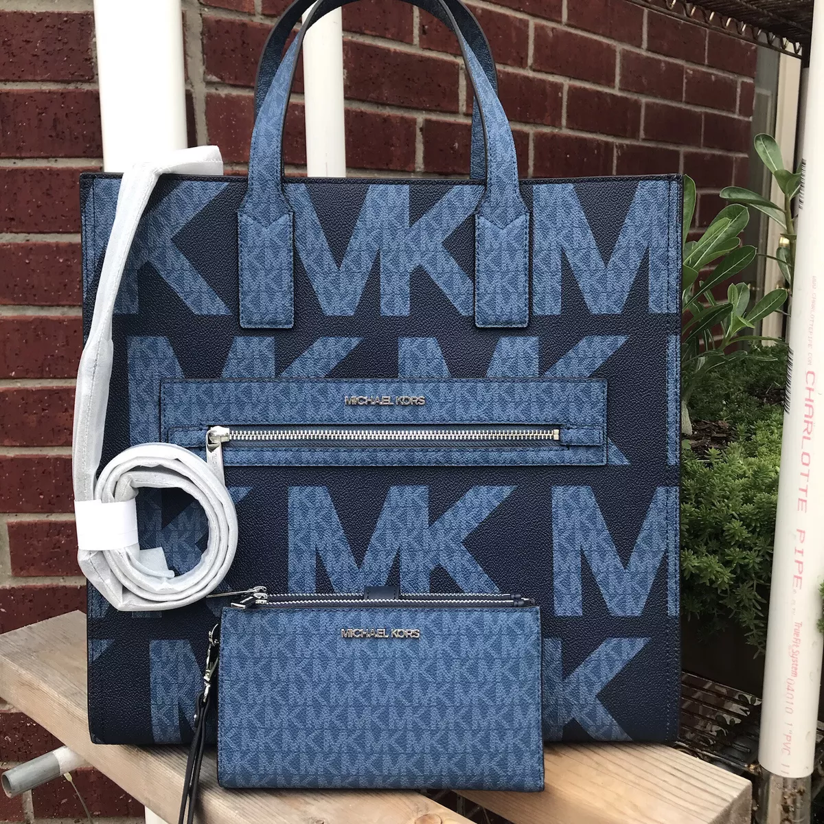 Michael Kors Kenly Large Tote Graphic Logo Signature Bag Multi