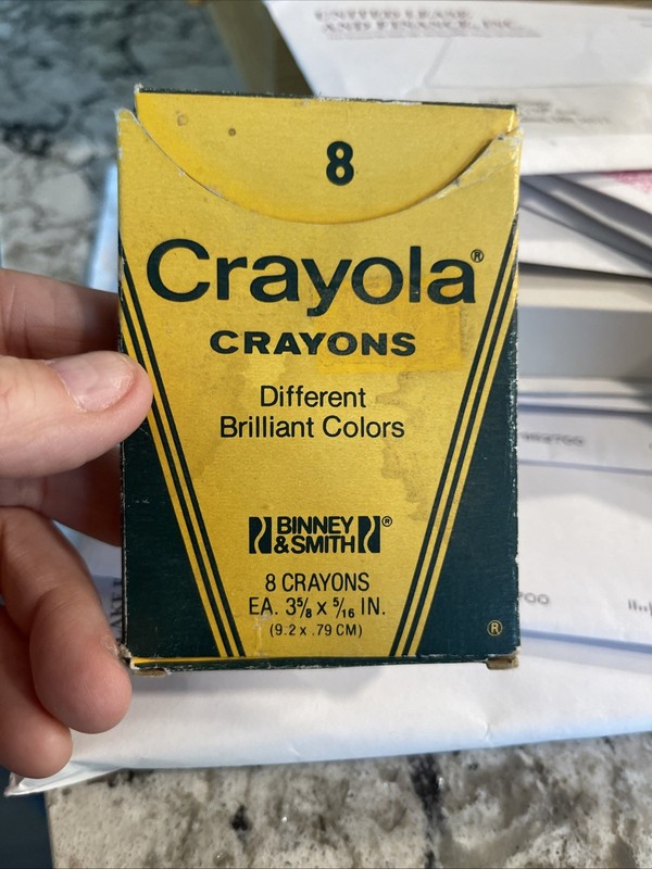 8 Pack CRAYOLA CRAYONS Vintage 1985 Binney & Smith USA Brilliant Colors USED