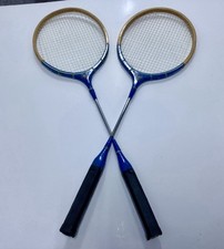 VINTAGE PAIR OF BADMINTON RACKETS W/BIRDIE