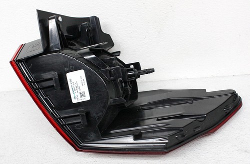 OEM Left Driver Side Halogen Tail Lamp For Volkswagen Atlas (2.0L) 3CN-945-095-B - 第 4/6 張圖片