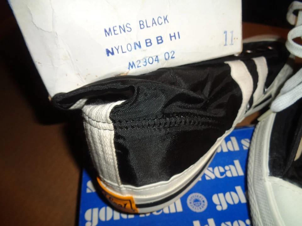 ZAPATOS DE TENIS ALTOS DE NAILON CON SELLO DORADO VINTAGE PARA HOMBRE TALLA 11 MODELO M2304 ¡GENIALES! Foto 2 de 4