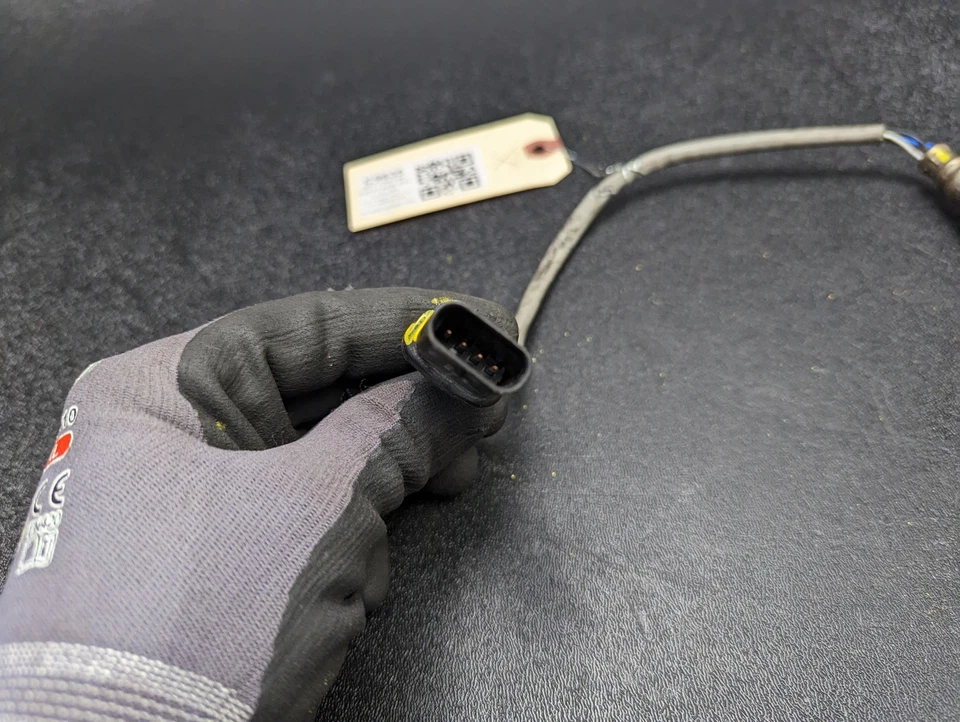 Sensor de oxígeno 2017 Cadillac Escalade ESV 12666673 2015 2016 2018 2019 2020 X Foto 3 de 4