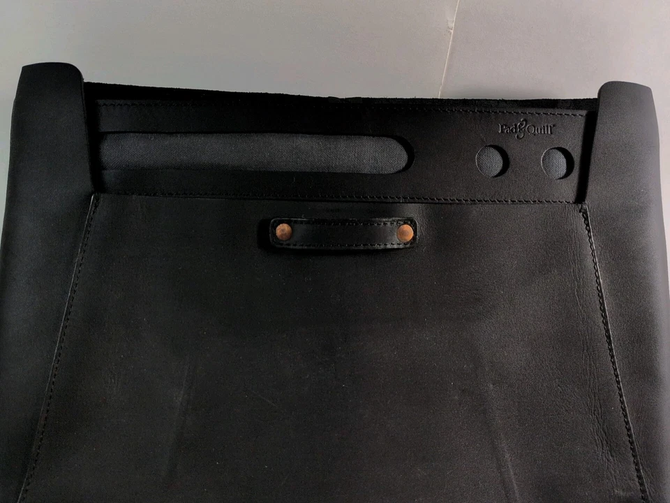 Handcrafted Pad & Quill Valet Leather Bag:  Fits 13" MacBook And iPad Pro - Image 4 of 4