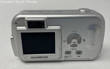 Vintage Olympus Camedia D-390 Silver USB Digital Camera Not Tested