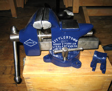 Vintage LITTLESTOWN No 25 Bench Vise 3-1/2" Jaws Pipe Jaws Swivel Base & Anvil