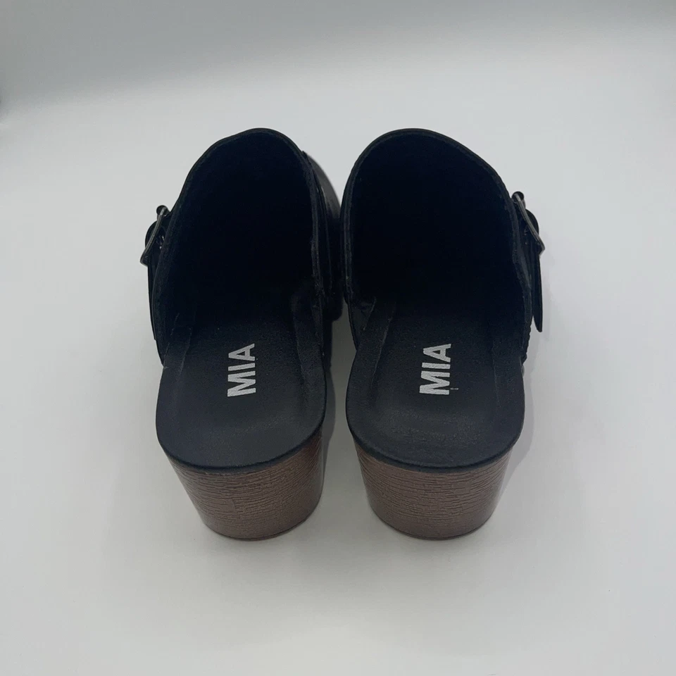 Zuecos Mia Novi de imitación de cuero negros, talla 8 de EE. UU., M sin cordones con tacones gruesos Foto 4 de 4