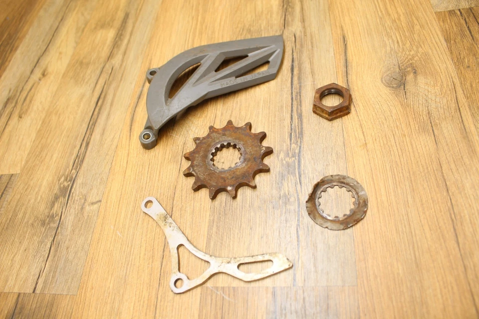 Yamaha YZ450 YZ 450 F 2007 07 piñón con protector interior y exterior con tuerca Foto 4 de 4