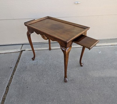 Vintage Wood Queen Anne Georgian Tea Table with Pull Out Candle Trays Shell U64