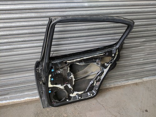 MASERATI QUATTROPORTE 2005 RIGHT REAR DOOR BLACK - Picture 2 of 3