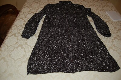 Guess, Damen Kleid, schwarz-weiß Applikationen, Gr. EU 12, siehe Maße, gebraucht 