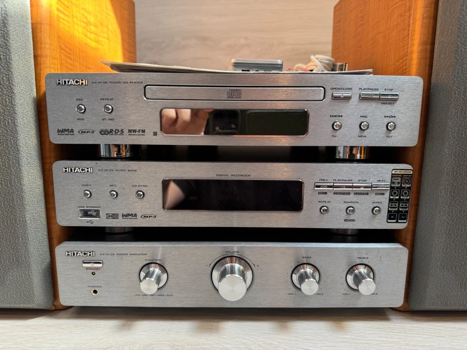 HITACHI AX-M135 DIGITAL HOME ENTERTAINMENT SYSTEM - Image 3 of 4