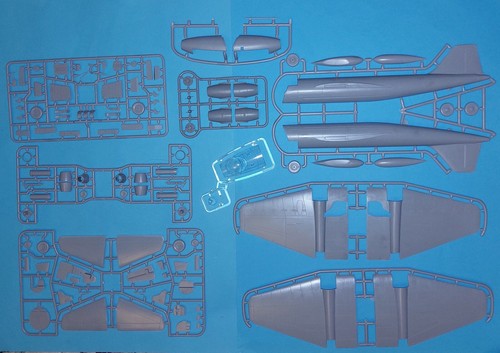 AMP 72-018 1/72 English Electric Canberra B2 Scale plastic model kit - Picture 2 of 3