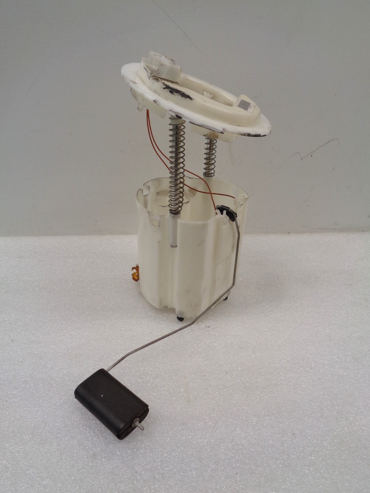 Maserati Ghibli 2014-2017 RIGHT Fuel pump