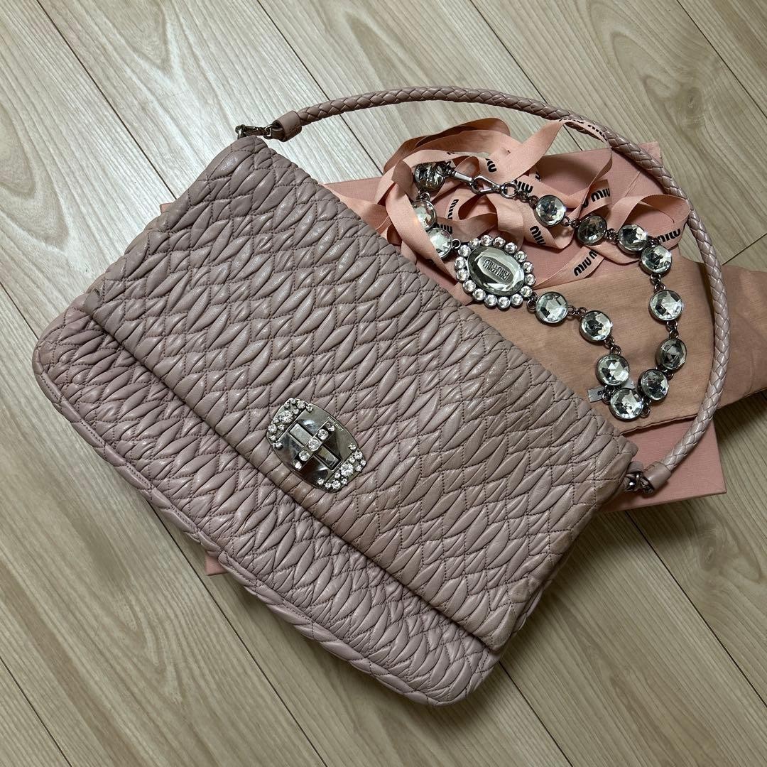 Borsa a tracolla originale MIU MIU Matelasse con tracolla in cristallo nappa ...
