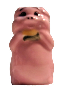 PIG  M*234 -20.408 Ceramic  LUNCH TIME PIG Pie Vent  [EATING CORN]]