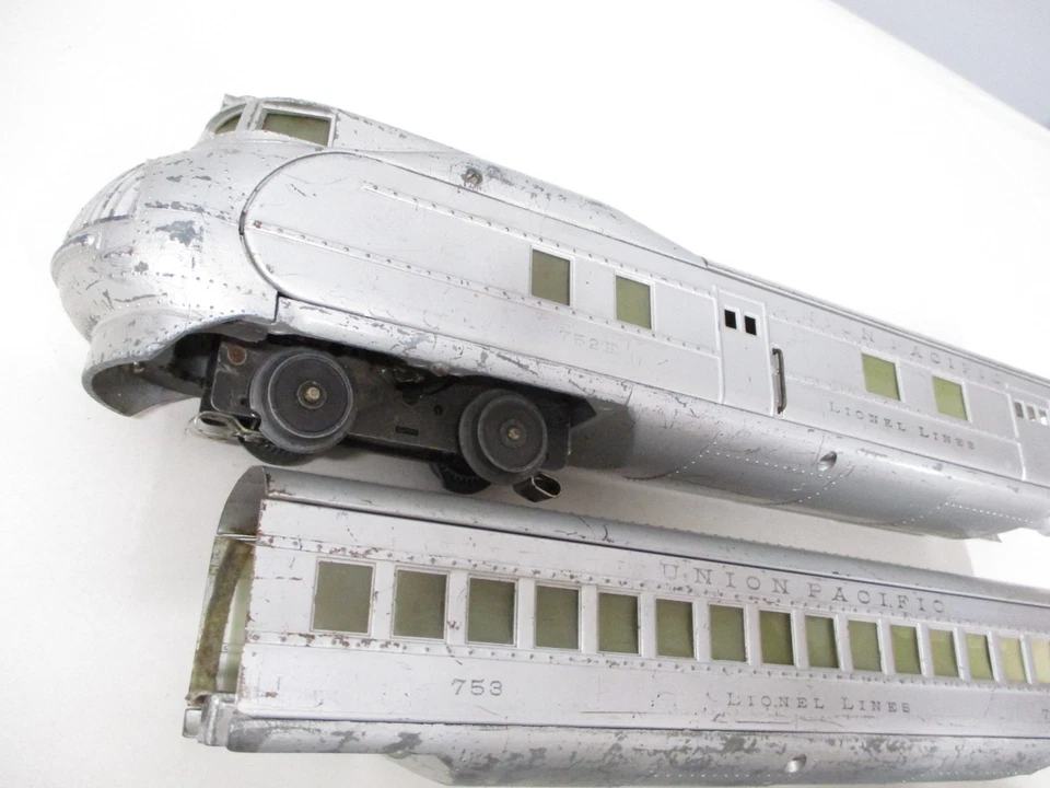 Lionel 751E UP Streamliner Silver 072 Needs Vestibules Prewar O gauge X7240 - Image 3 of 4