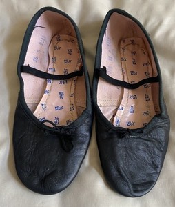 Vintage LEO'S Black Leather Ballet Dance Slippers Shoes - Women's Size 5 1/2