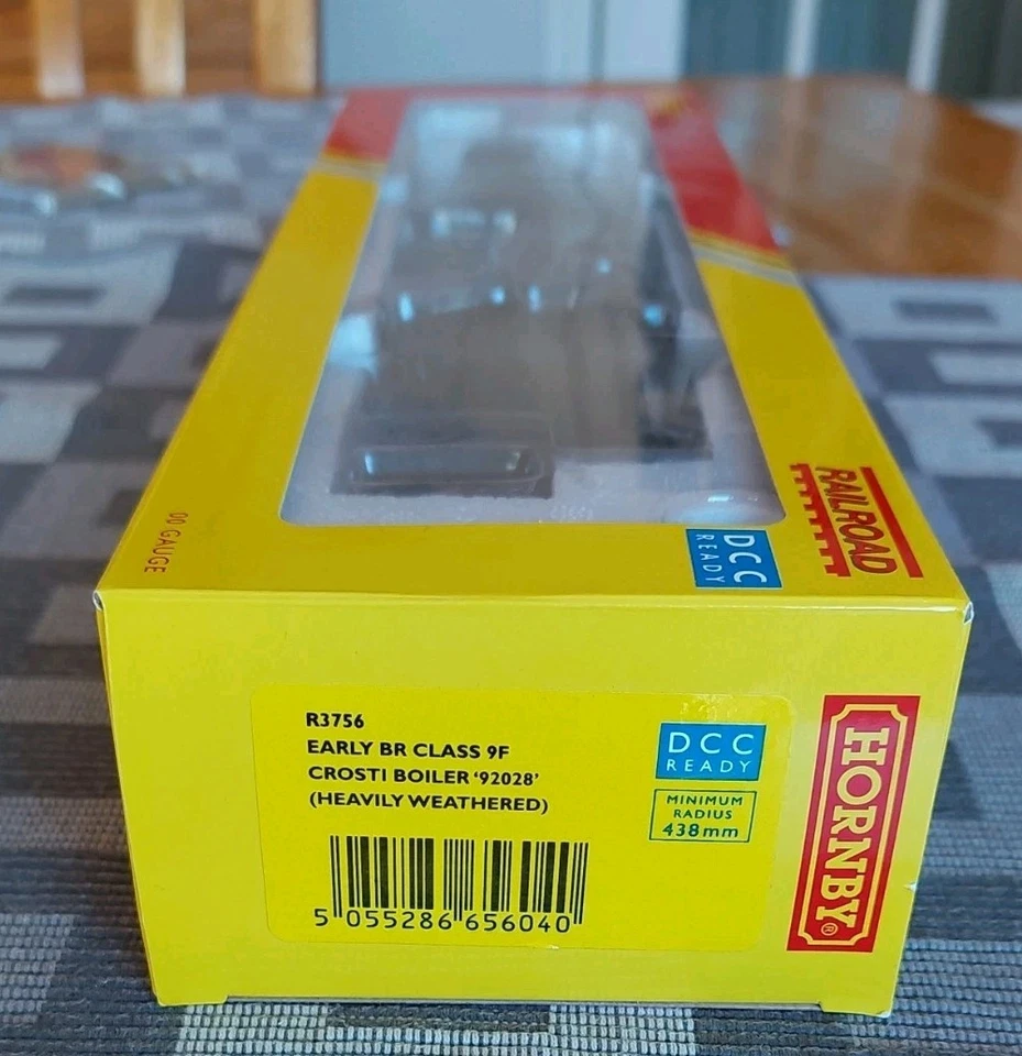Hornby R3756 Early BR Class 9F Crosti Boiler '92028' BR Black Livery. Brand New. - Image 3 of 3