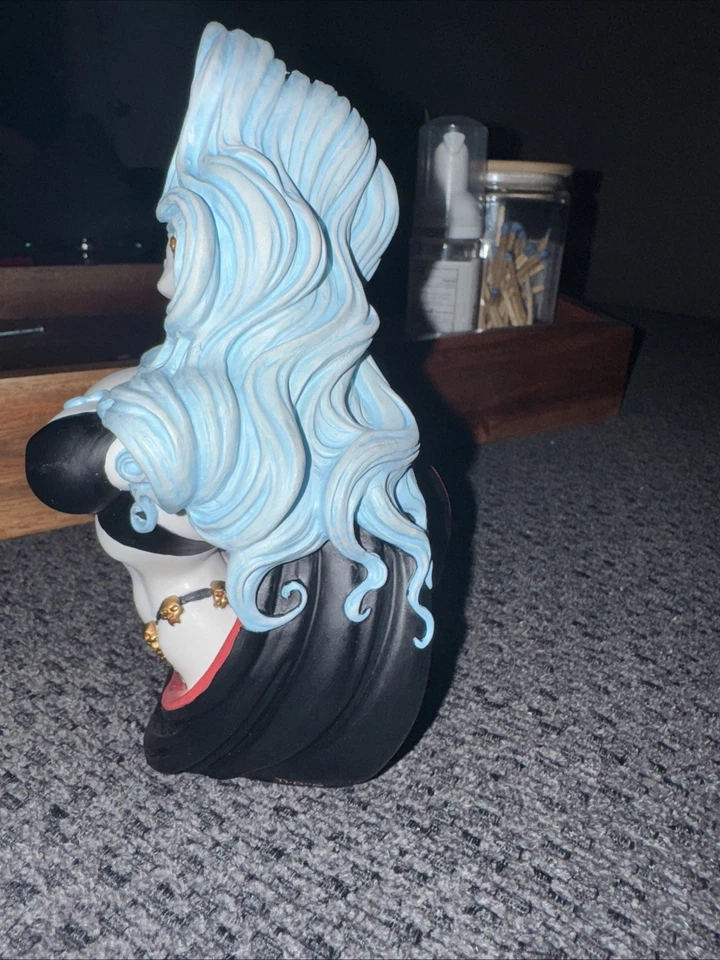 Busto Lady Death 6" con base de madera Diamond Select limitado a 3000  Foto 4 de 4