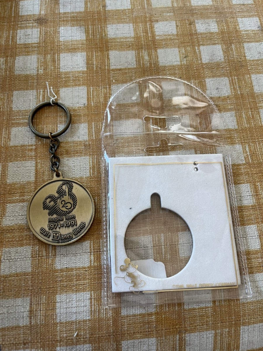 Walt Disney World 20th Anniversary Key Chain 1971 - 1991 in