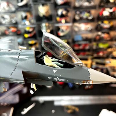 1: 72 Chinese J-35 stealth fighter model wing foldable alloy