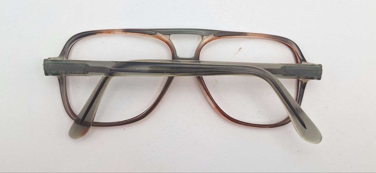 Vintage REM Gray Translucent Pilot Sunglasses FRA… - image 4