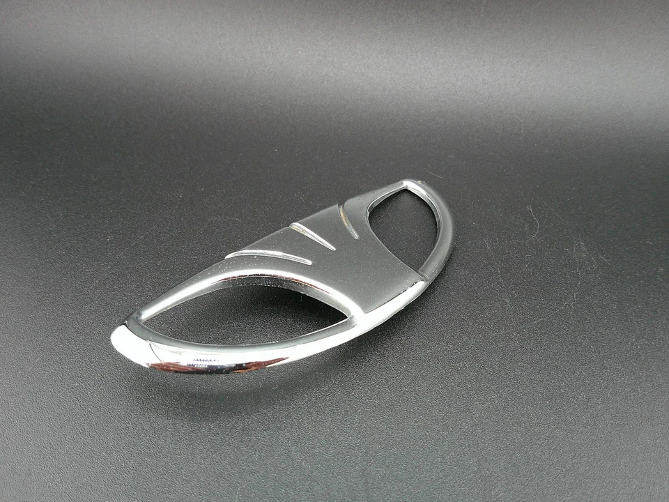 Daewoo Matiz V100 Cromo Parrilla Frontal Emblema Insignia Logo OEM Genuino Usado Foto 3 de 4