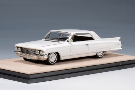 Cadillac Coupe de Ville 1962 Olympic White STM62602 1:43 Stamp Models GLM 