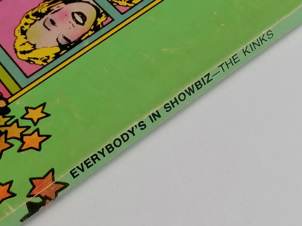 THE KINKS ORIG  1972   U.S.A LP   EVERYBODY'S IN SHOWBIZ - Image 3 of 4