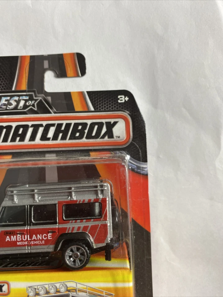 Ambulancia Matchbox Beat Of Land Rover Defender 110 2015 nueva sellada Foto 4 de 4
