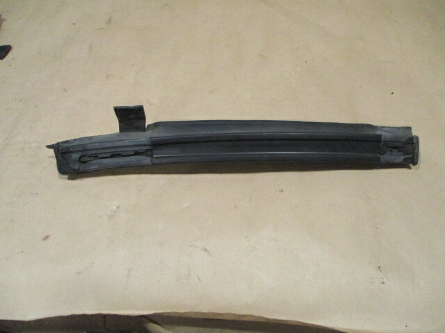 Ferrari 348, 355 Spider - RH Front Roof Rubber/Gasket - P/N 63633000