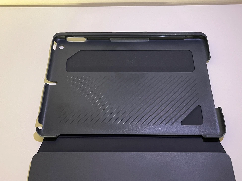 iPad 6 & 5 Keyboard cover / Logi Logitech Slim Folio - Immagine 3 di 4
