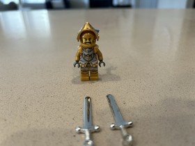 LEGO Gold Knight Minifigure Castle Fantasy Era 7079