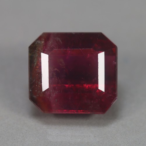 3,69 cts_Rissbeste Farbe_100 % natürlicher unbeheizter Mosambik rosa Turmalin