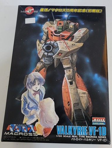 Macross Valkyrie VF-1D ARII 1/100 plastic model kit 0070965 - Picture 1 of 2