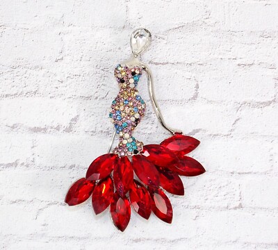 red dress brooch Women's red dress with brooch