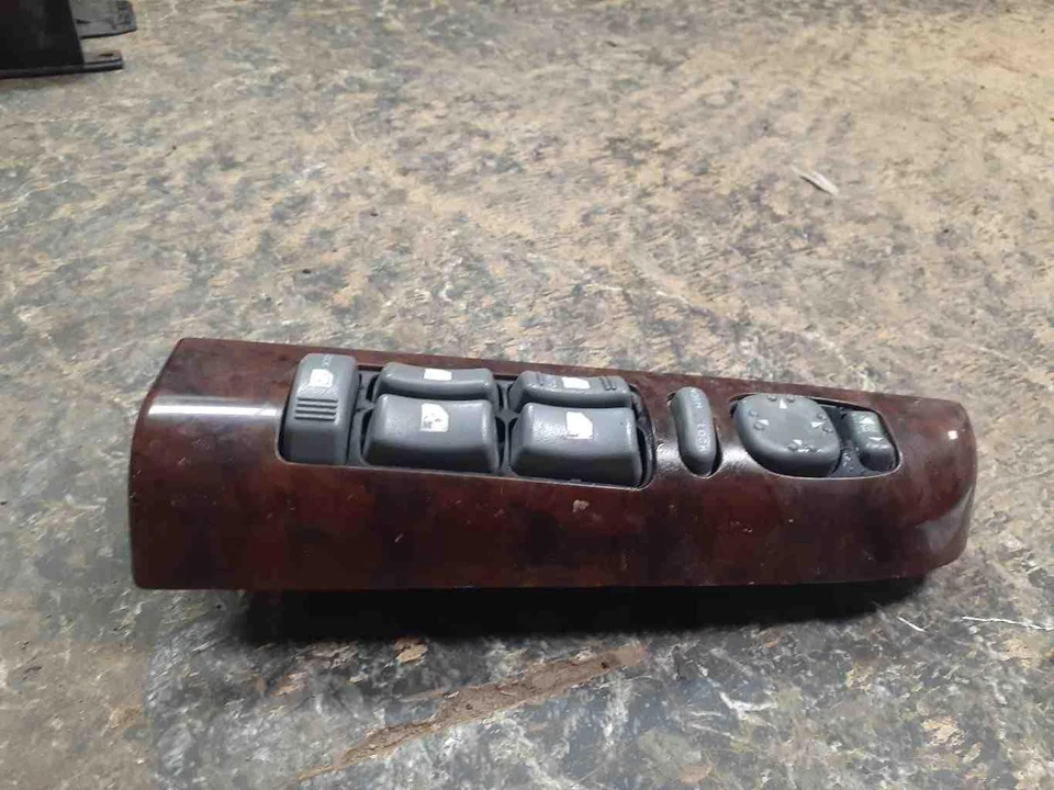 Interruptor de puerta delantero OEM MASTER OLDS BRAVADA 99 00 01 Foto 2 de 4