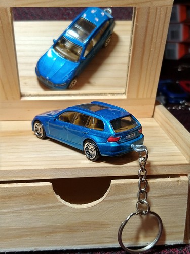 BMW Serie 3 Touring 2012! ¡Nuevo! Matchbox, LLAVERO, ¡Envío Express! - Imagen 2 de 9