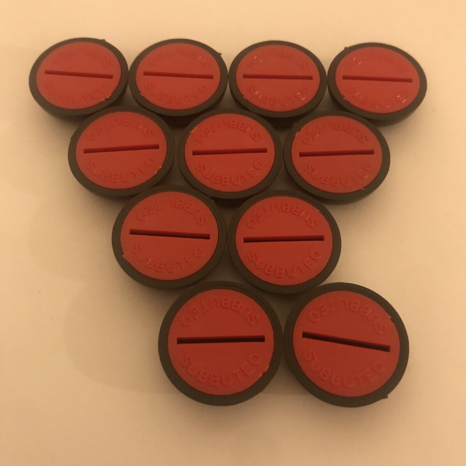 Subbuteo Heavyweight Bases And Discs Black Bases And Red Discs
