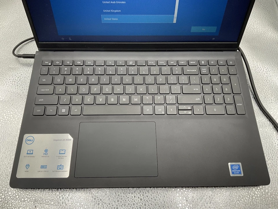 Dell Inspiron 15 3510 Pentium Silver N5030 @ 1.1GHz, 8GB Ram, 240GB SSD, WIN10 Foto 3 de 4
